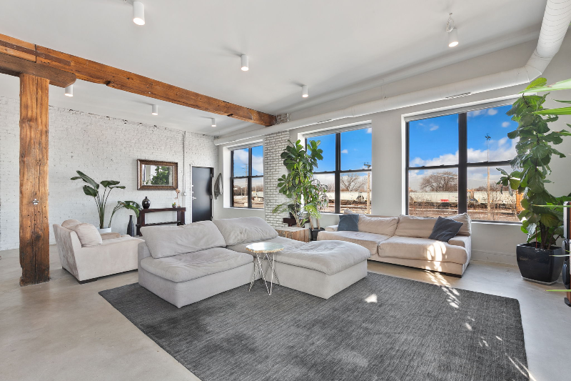 2419 W 14th St - Photo 4 of 25