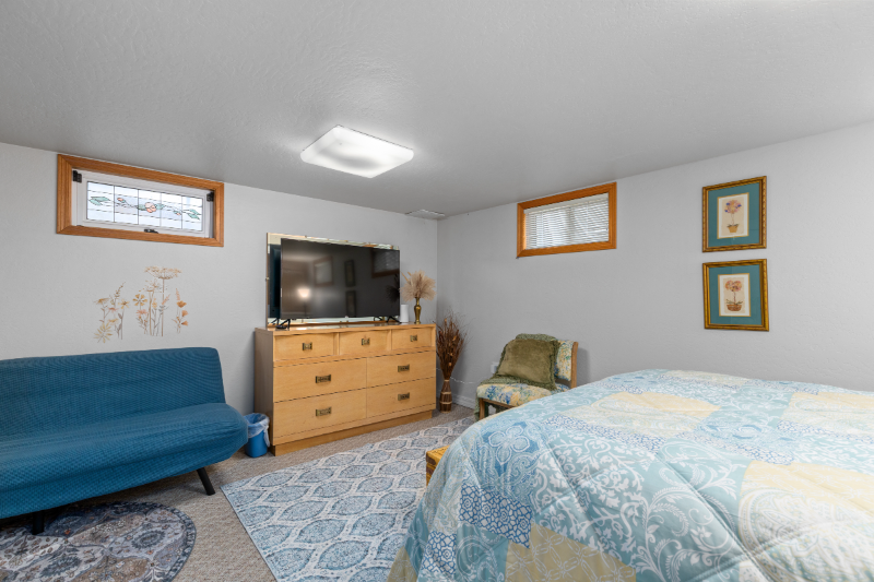 1204 Avenue E #B - Photo 3 of 8