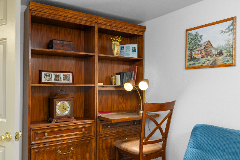 1204 Avenue E #B - Photo 5 of 8