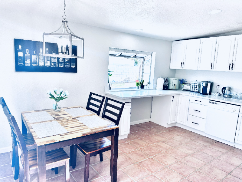 927 N Garden St #1 - Photo 2 of 7