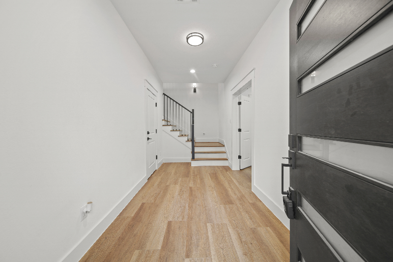 2510 Gray St - Photo 2 of 15