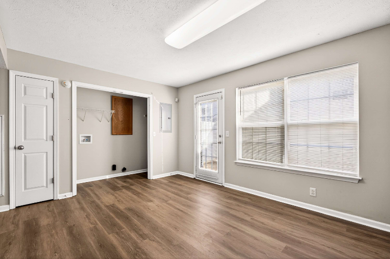 3153 Prater Ct - Photo 7 of 18