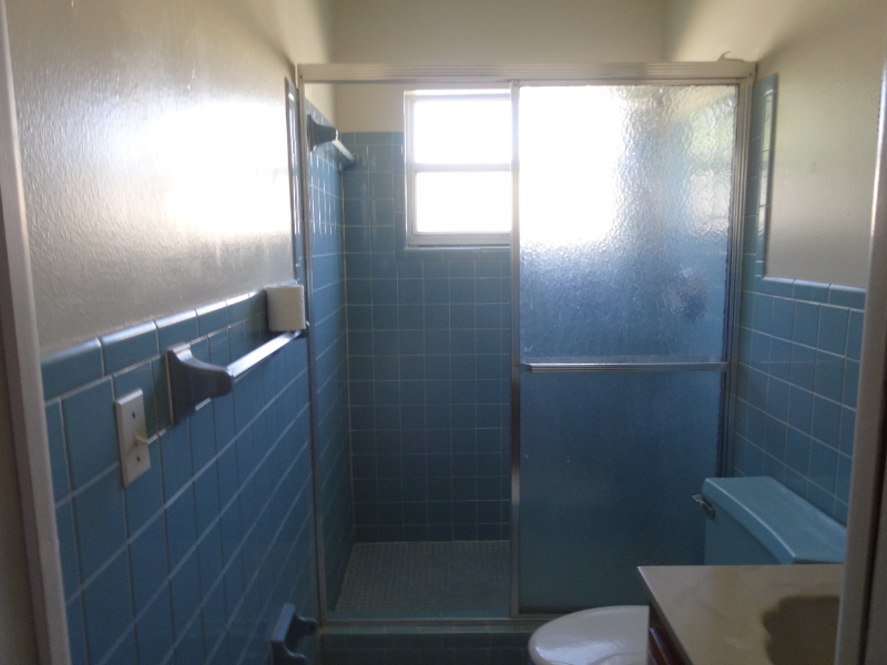 1086 Holland St - Photo 2 of 4