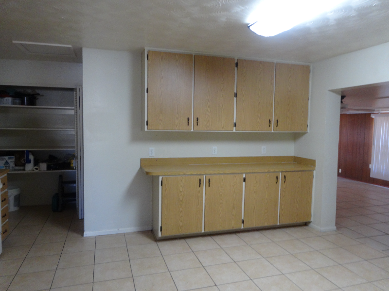 1086 Holland St - Photo 3 of 4