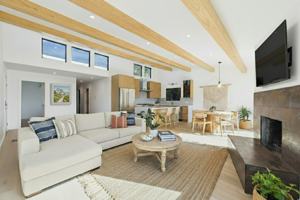 featured image of 2282 Whitney Ave #2