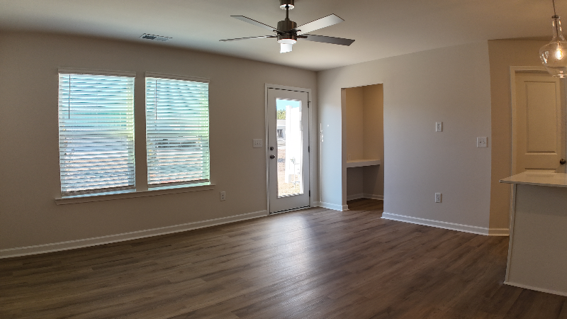 205 Higher Ct - Photo 4 of 20