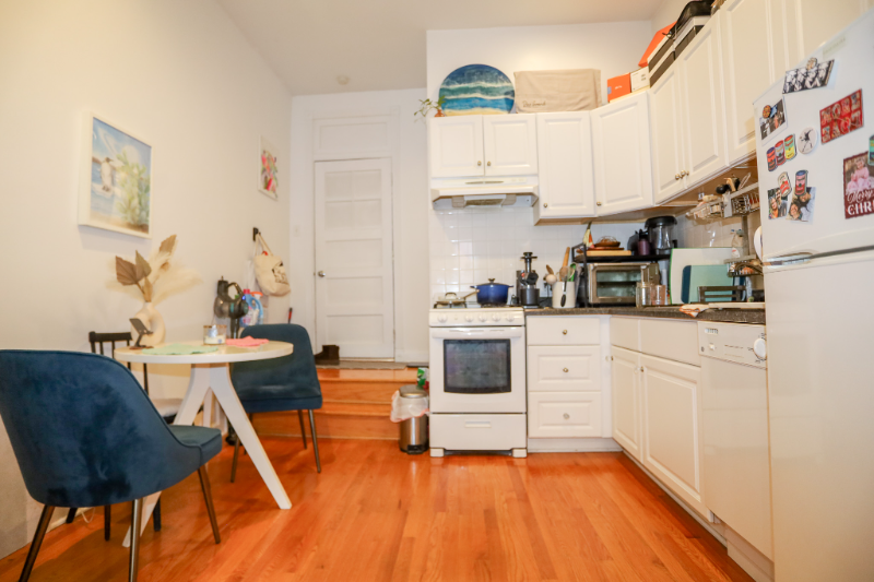 1763 N Wells St #1 - Photo 4 of 10