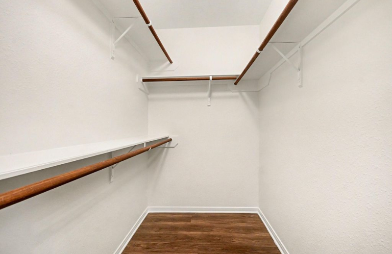 10227 Rolleston Ln - Photo 7 of 10