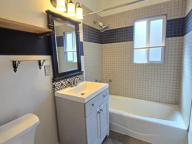 5710 Vineland Ave - Photo 5 of 14