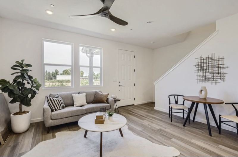 2741 Bear Springs Cir - Photo 4 of 20