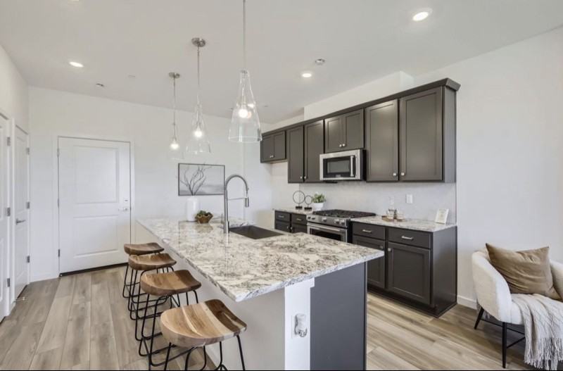 2741 Bear Springs Cir - Photo 7 of 20