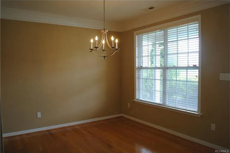 801 Parkland Pl - Photo 2 of 16