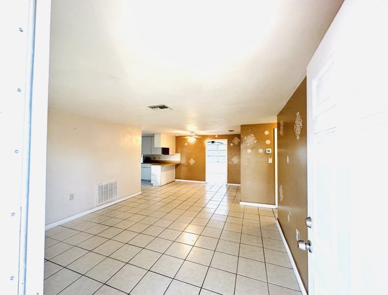 3545 Holiday Lake Dr - Photo 2 of 10