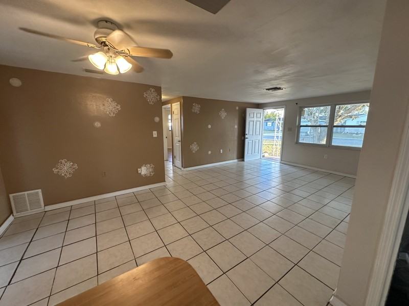 3545 Holiday Lake Dr - Photo 7 of 10