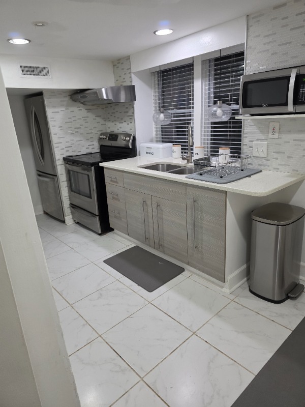 2080 E Roxboro Rd Ne - Photo 3 of 14