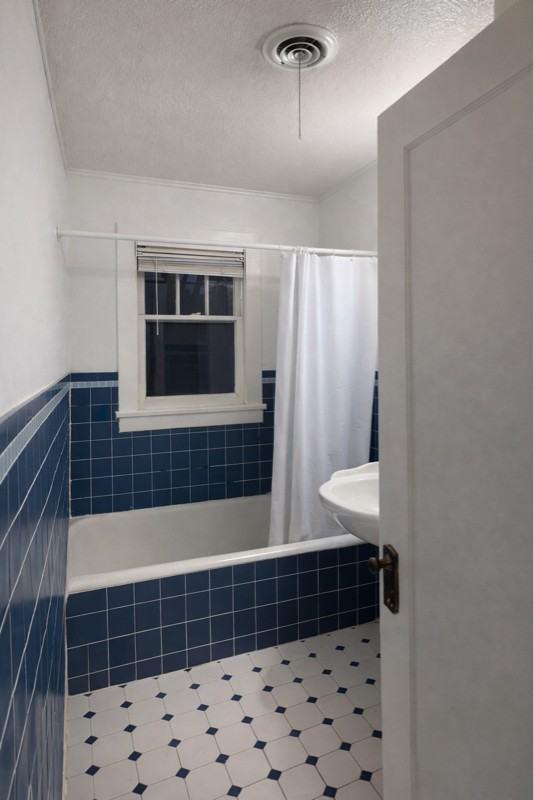 1203 Sw 10th Ave - Photo 6 of 11