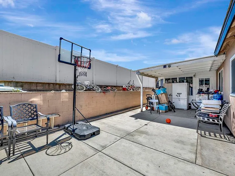 3727 Byrd St - Photo 4 of 20