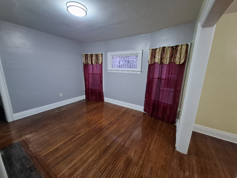 31 Auchinvole Ave #1 - Photo 2 of 14