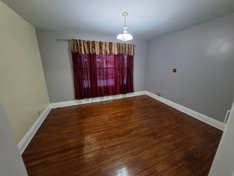 31 Auchinvole Ave #1 - Photo 3 of 14