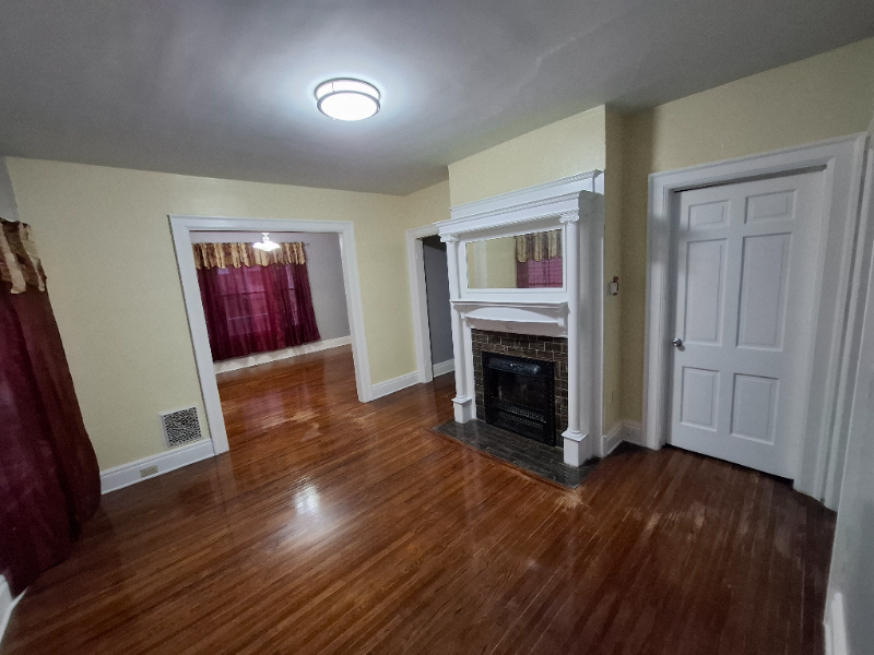 31 Auchinvole Ave #1 - Photo 4 of 14