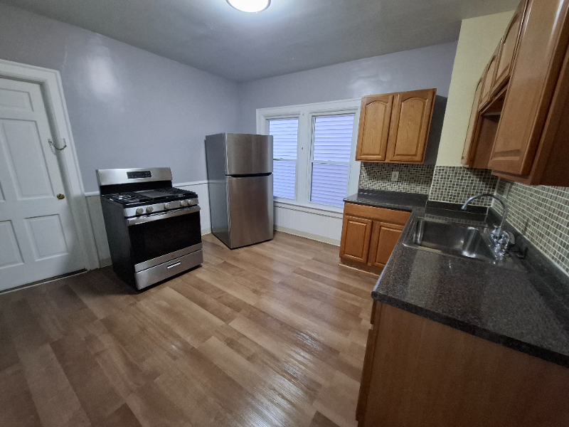 31 Auchinvole Ave #1 - Photo 6 of 14