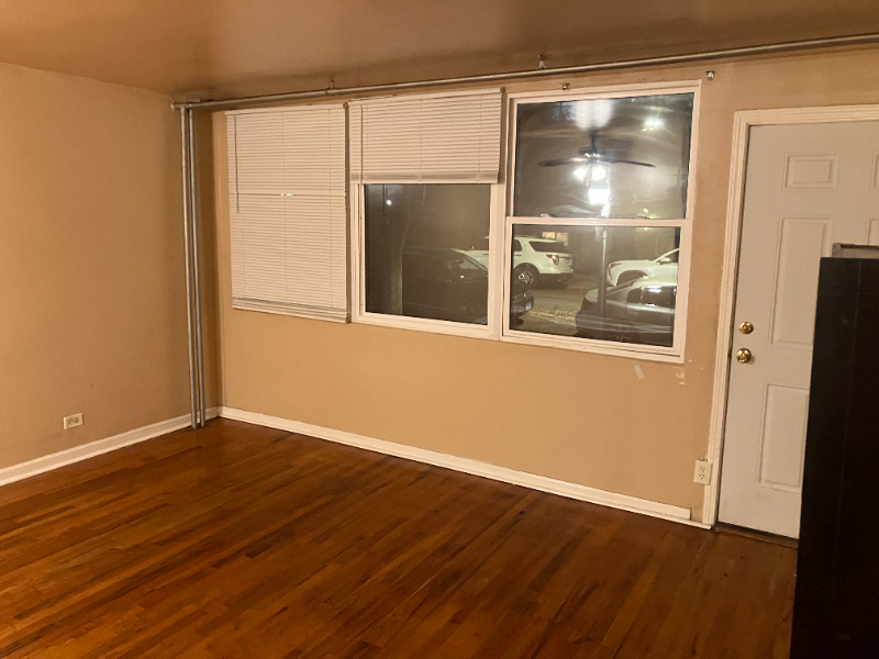 2040 W Hood Ave #2 - Photo 4 of 11