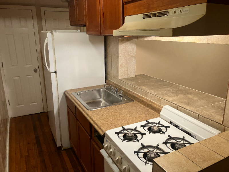 2040 W Hood Ave #2 - Photo 5 of 11