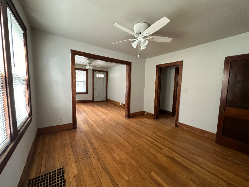 234 College St - Photo 3 of 10