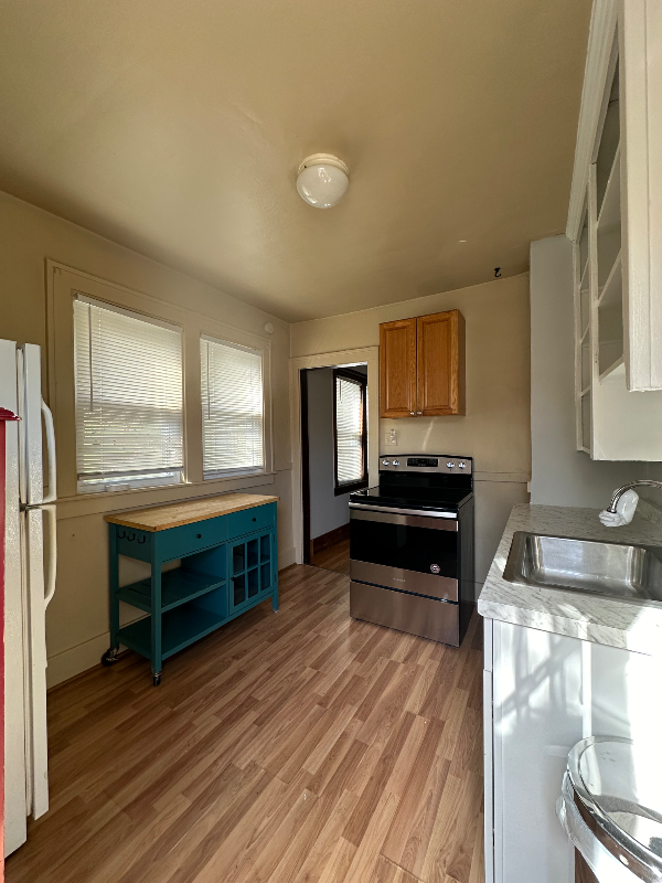 234 College St - Photo 5 of 10