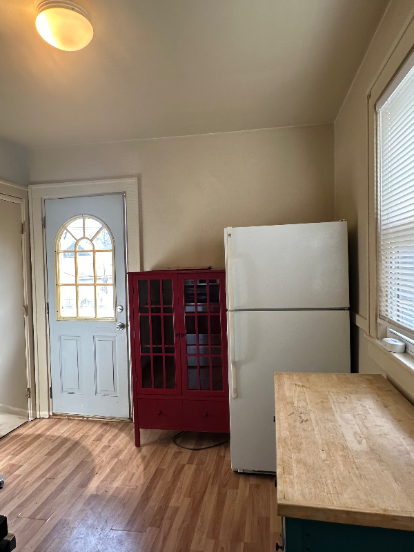 234 College St - Photo 6 of 10