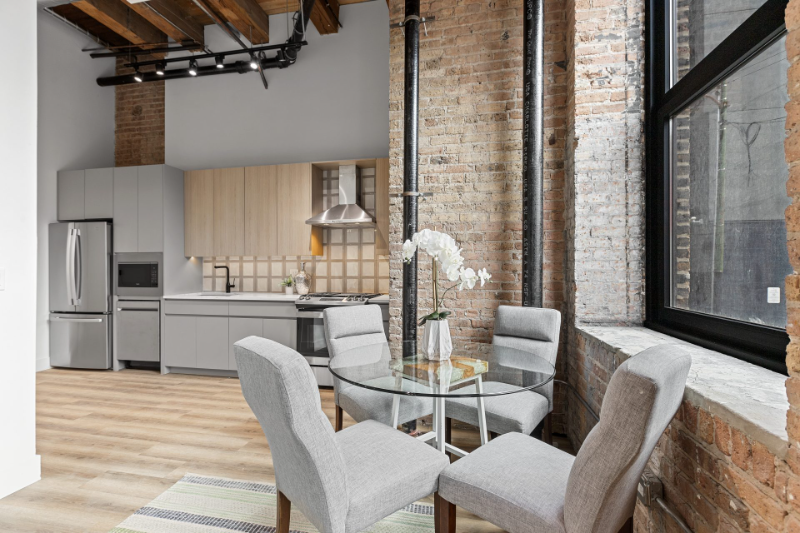 133 W Ohio St - Photo 5 of 11