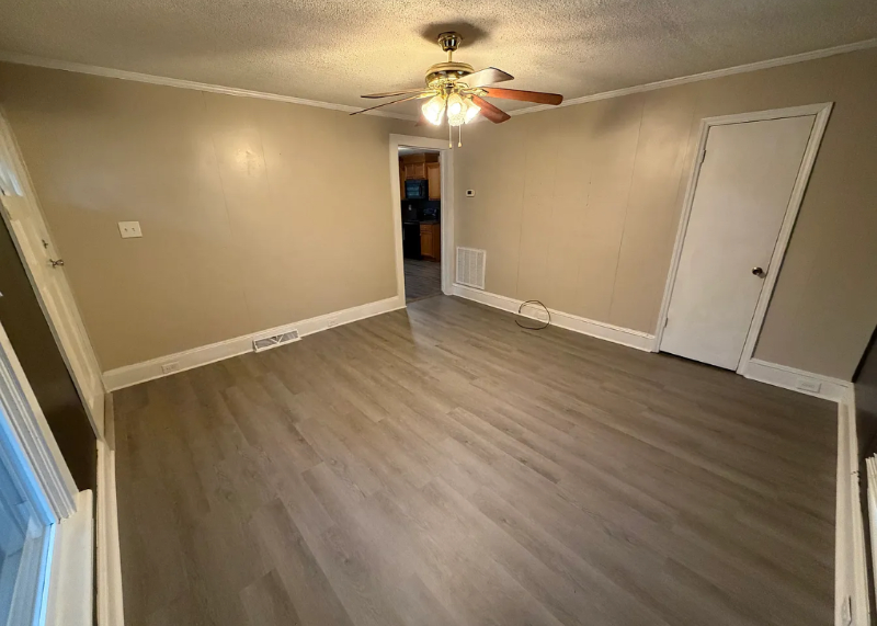 18 N Central Ave - Photo 3 of 14