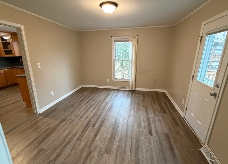 18 N Central Ave - Photo 7 of 14