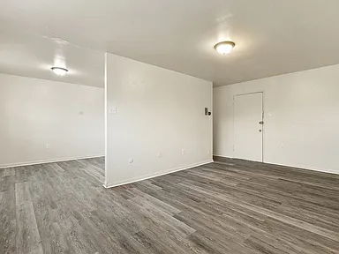 921 W Spencer Ave #10 - Photo 3 of 14