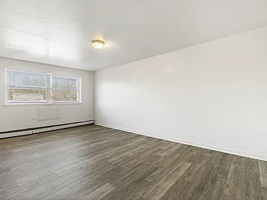 921 W Spencer Ave #10 - Photo 4 of 14