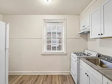 5743 N Park Ave #10 - Photo 3 of 12