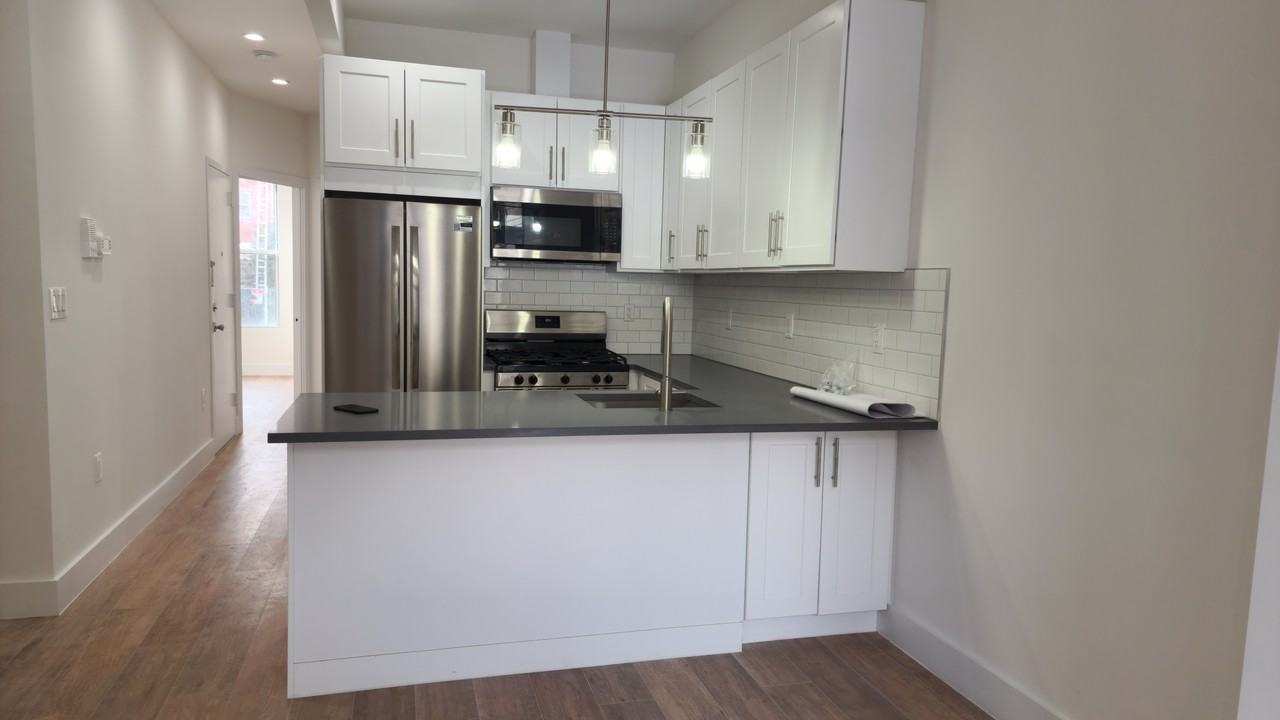 634 Humboldt Street - Photo 2 of 16