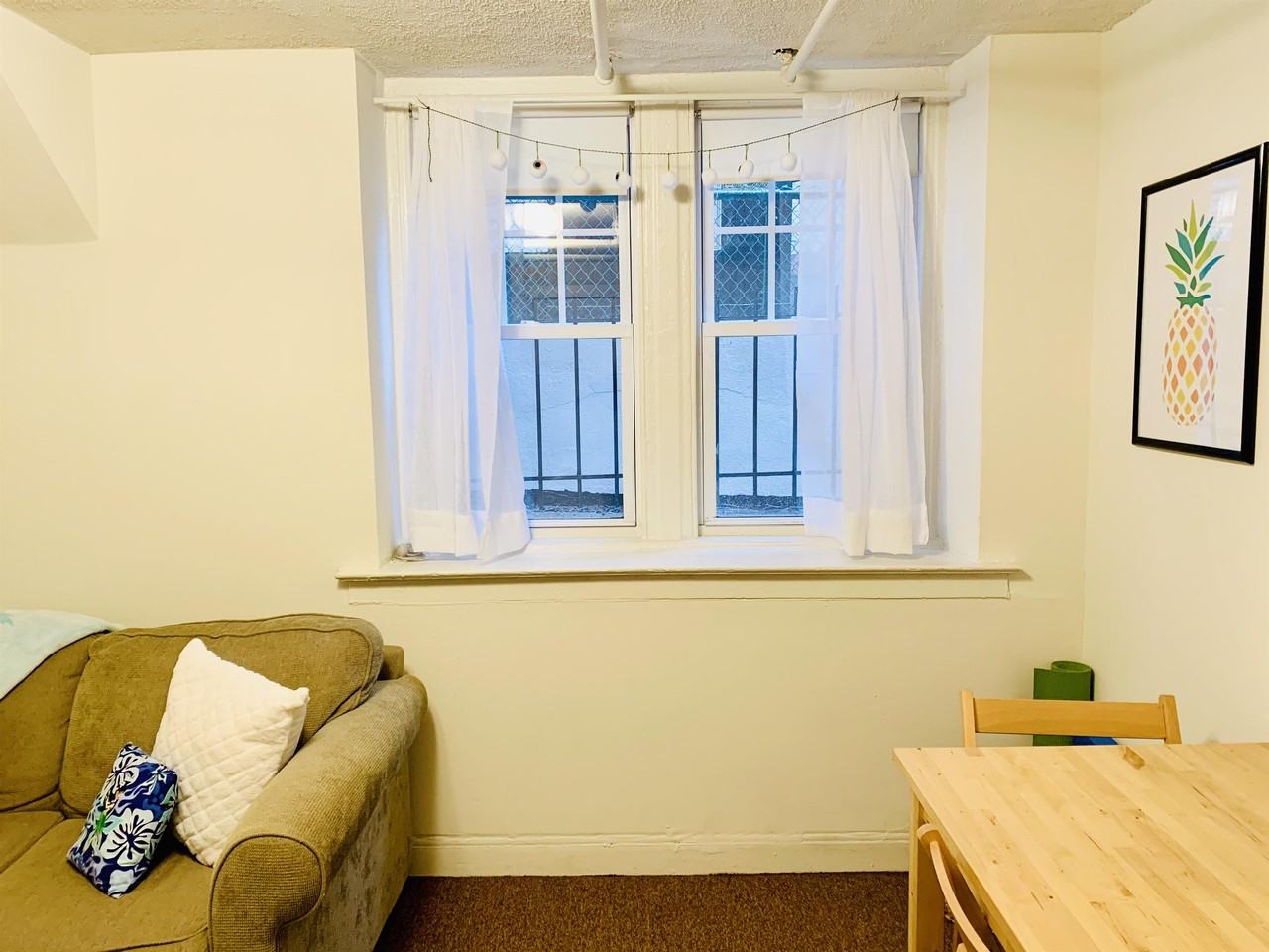 2 Lynwood Pl #B - Photo 4 of 19