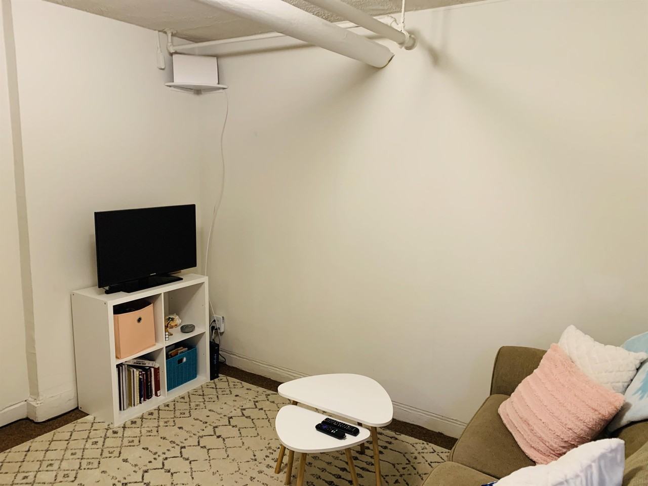 2 Lynwood Pl #B - Photo 6 of 19