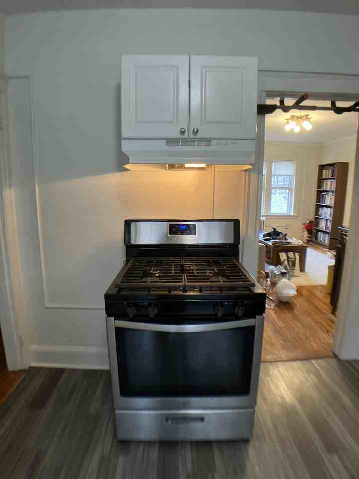 4 Lynwood Pl #06 - Photo 3 of 16