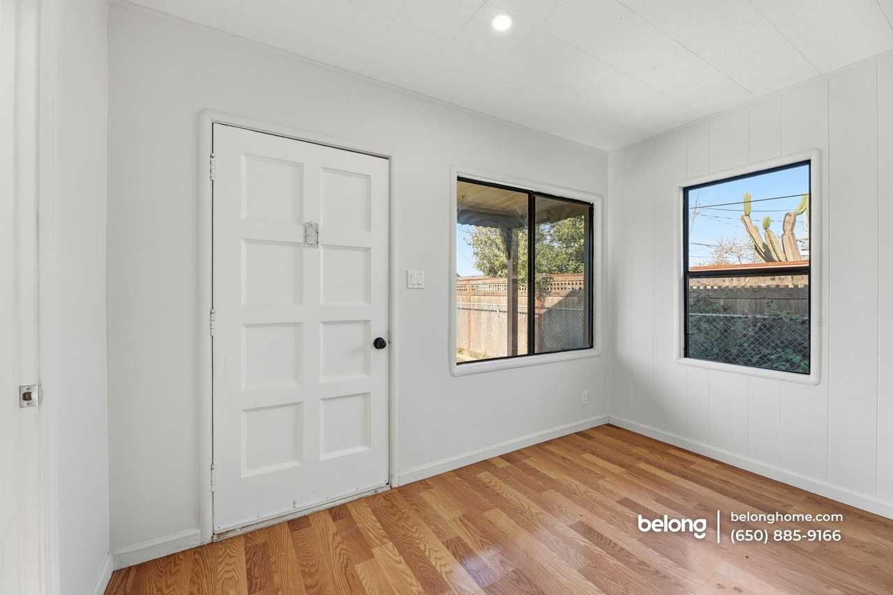 26786 Clarkford St - Photo 5 of 27