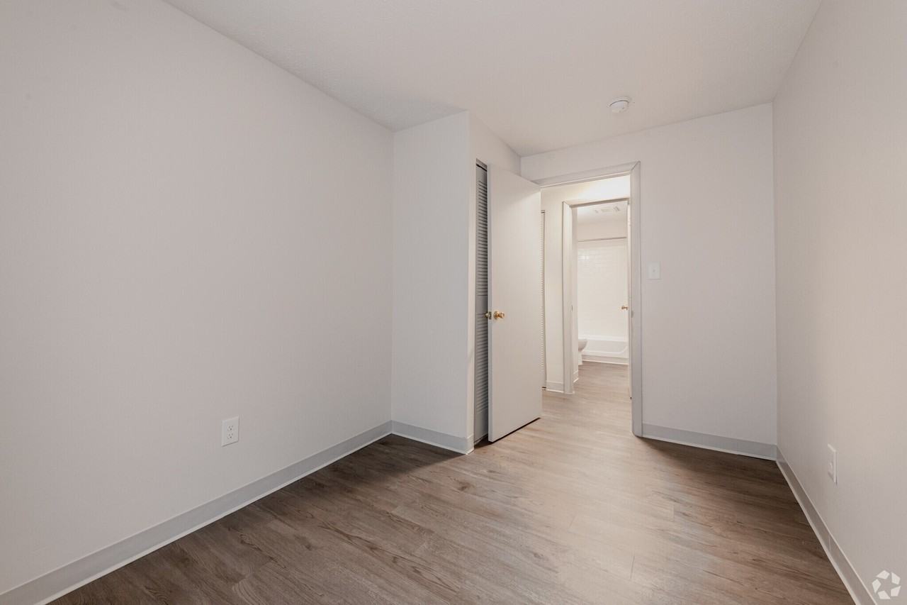 Wibeth Arlington - Photo 3 of 15