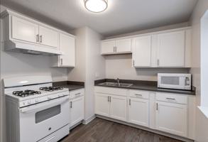 featured image of 910 Eller Avenue