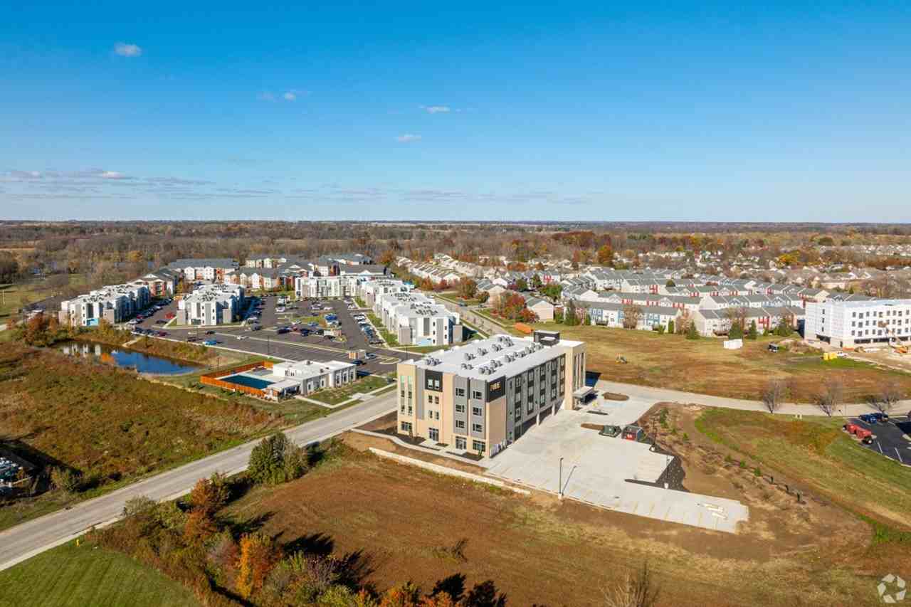 The Vibe on Paramount - Photo 5 of 50