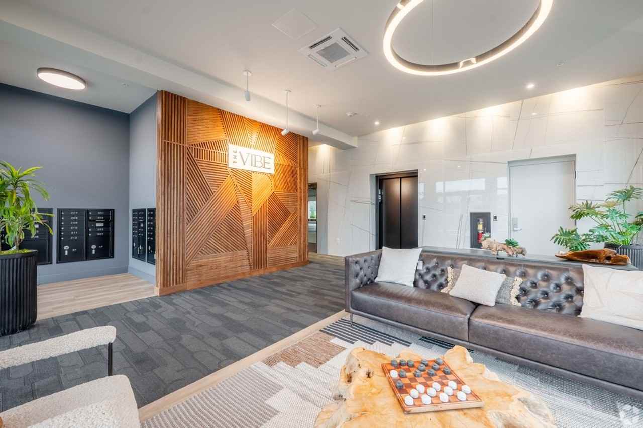 The Vibe on Paramount - Photo 7 of 50