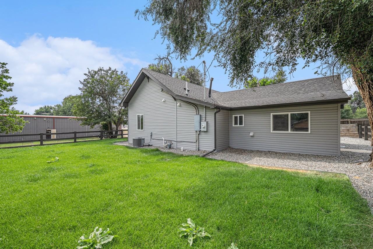 919 36th St #1 - Photo 4 of 18