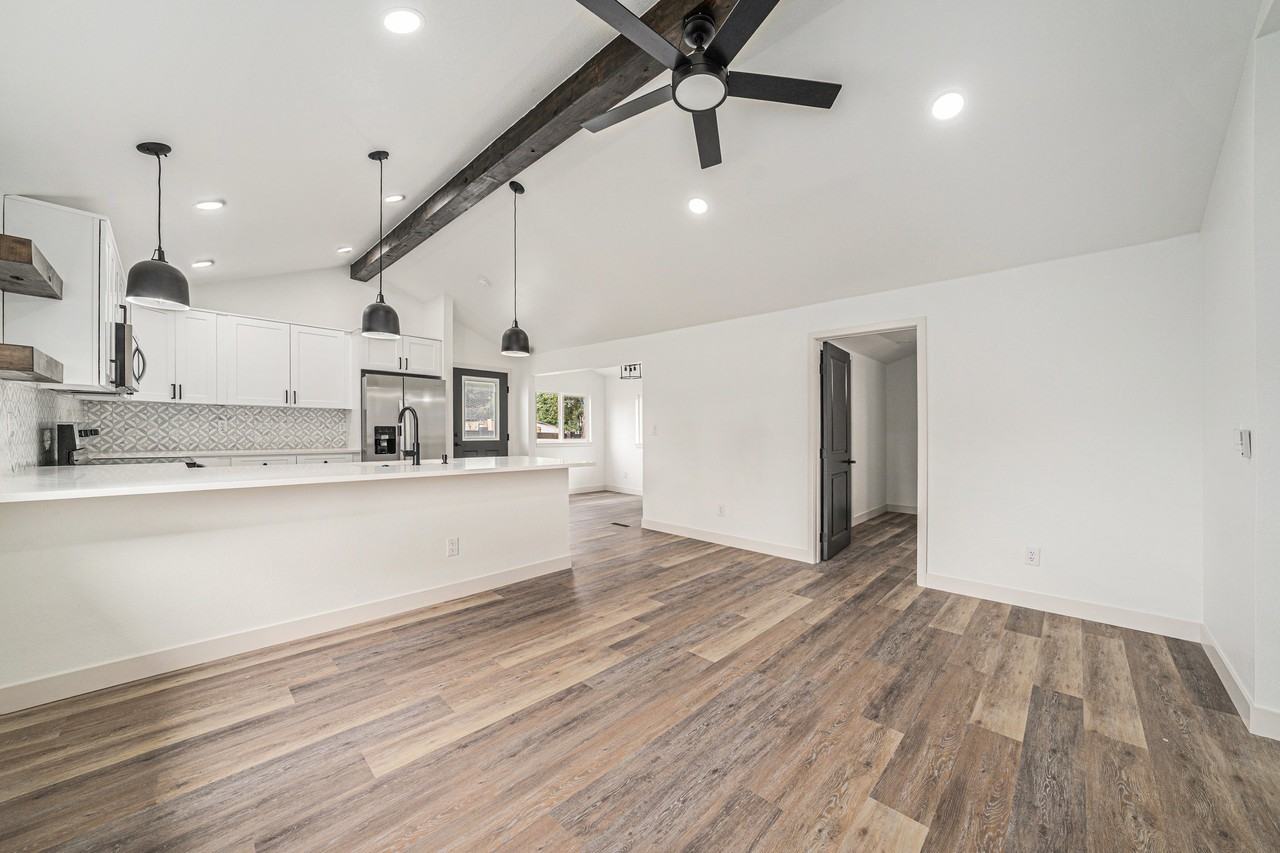 919 36th St #1 - Photo 5 of 18