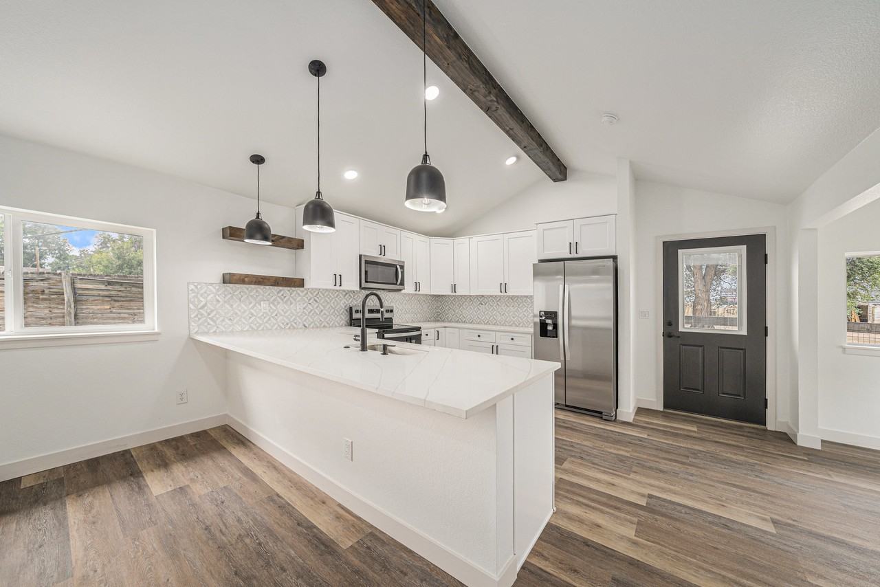 919 36th St #1 - Photo 7 of 18