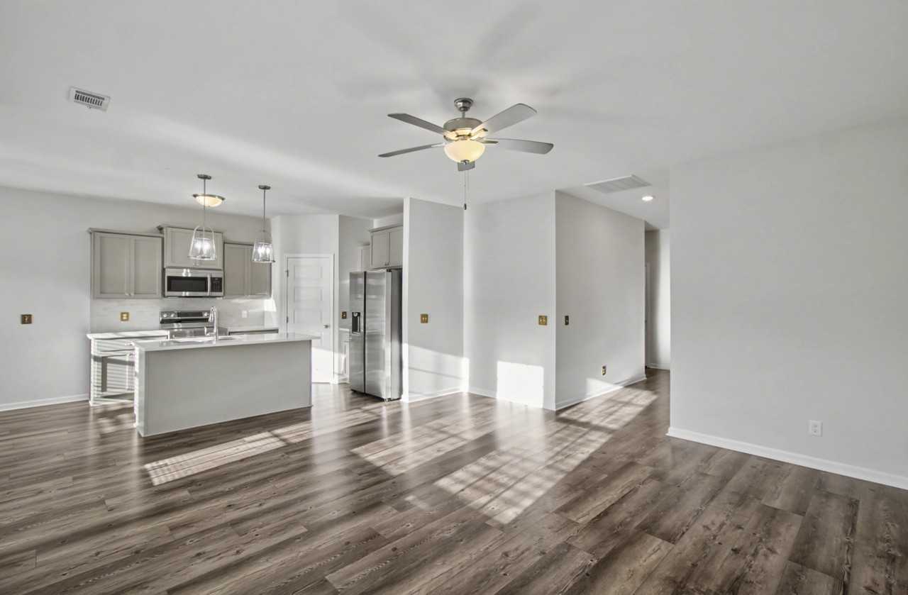 1560 Arnold Dr Se #1 - Photo 3 of 28