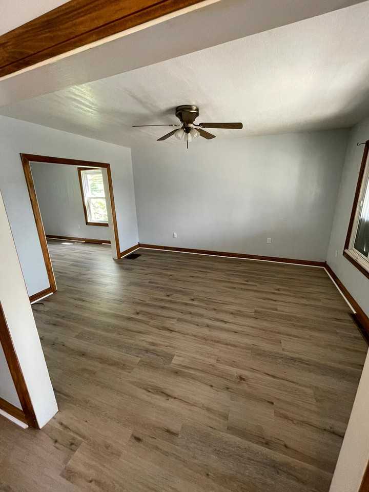 1608 Woodmont Avenue - Photo 2 of 9